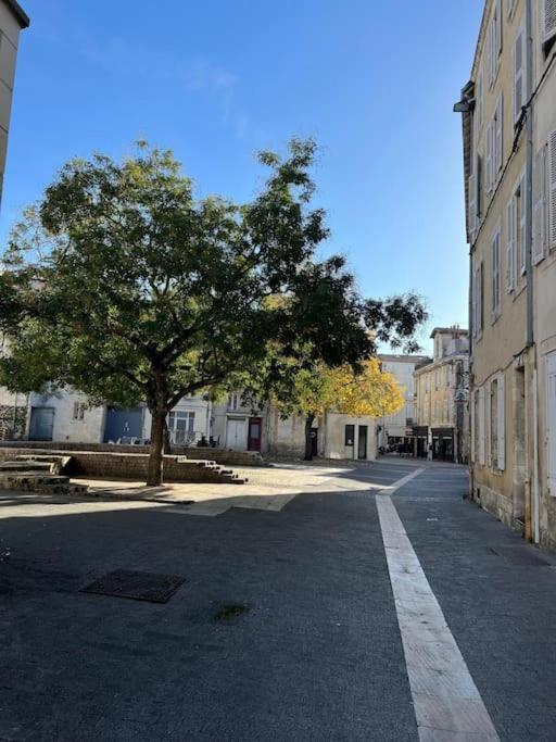 ラ・ロシェルLe Logis Des Templiers Vieux Portアパートメント エクステリア 写真
