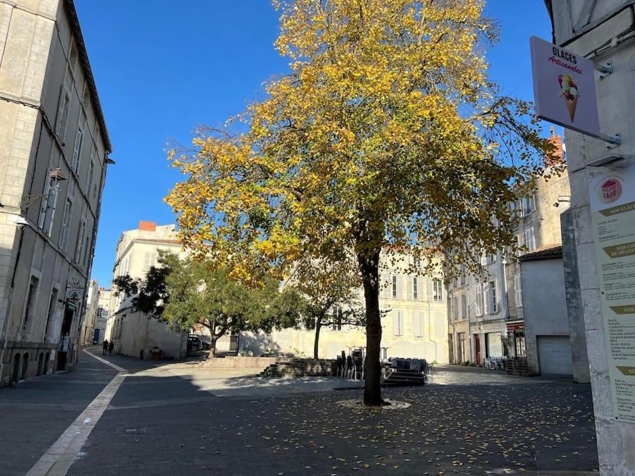 ラ・ロシェルLe Logis Des Templiers Vieux Portアパートメント エクステリア 写真