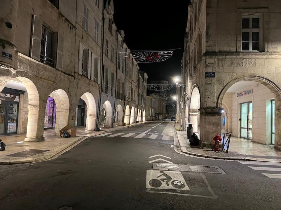 ラ・ロシェルLe Logis Des Templiers Vieux Portアパートメント エクステリア 写真